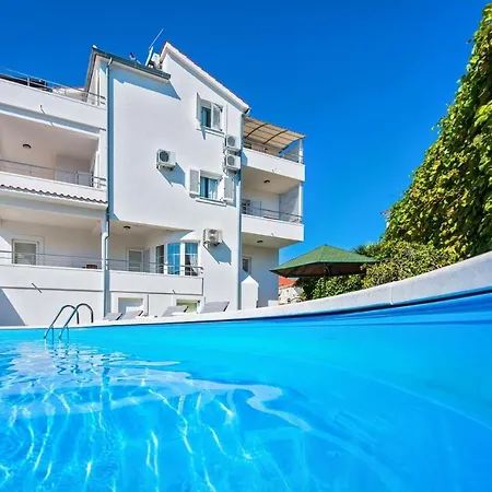 Arausa With Pool X Vodice